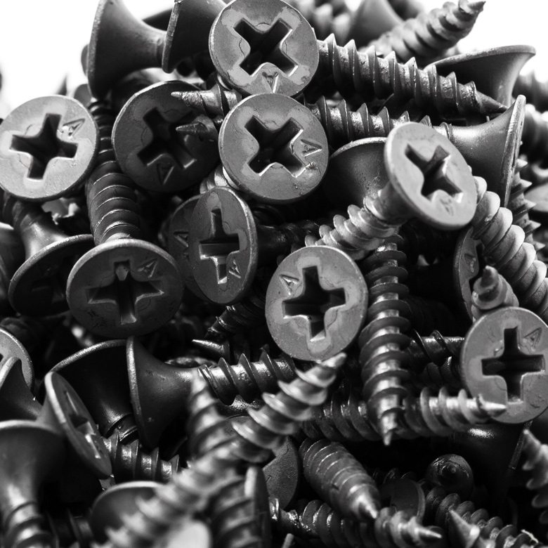 Schrauben / Befestigung